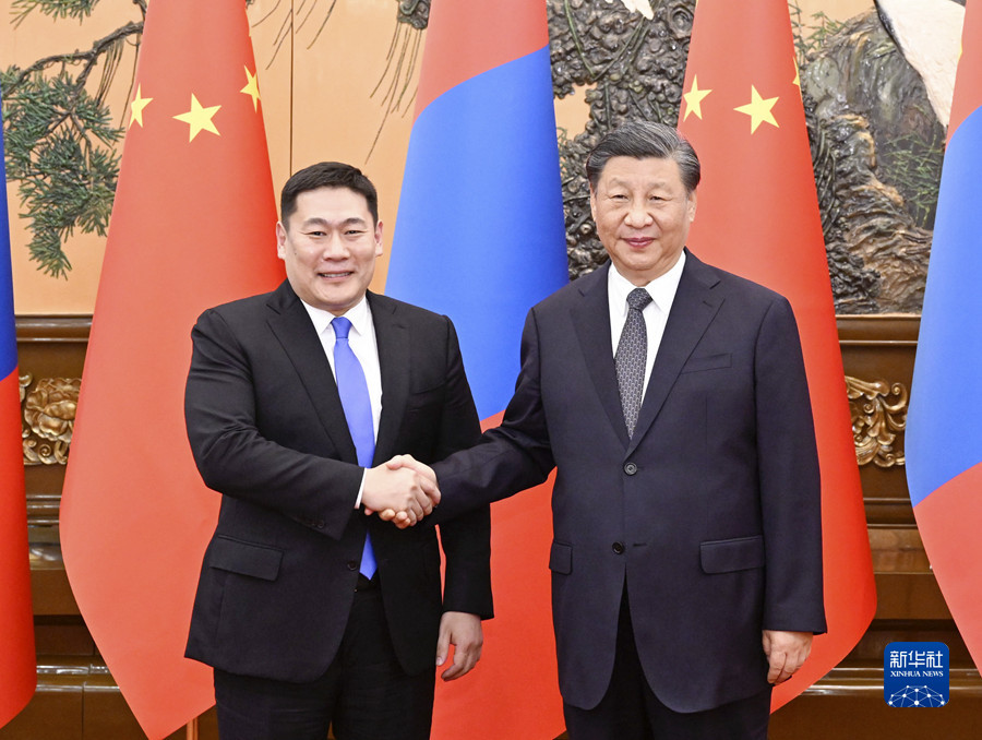 习近平会见蒙古国总理奥云额尔登1.jpg