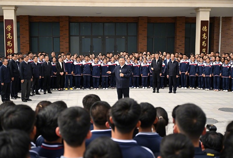 习近平在青海考察 (8).jpg