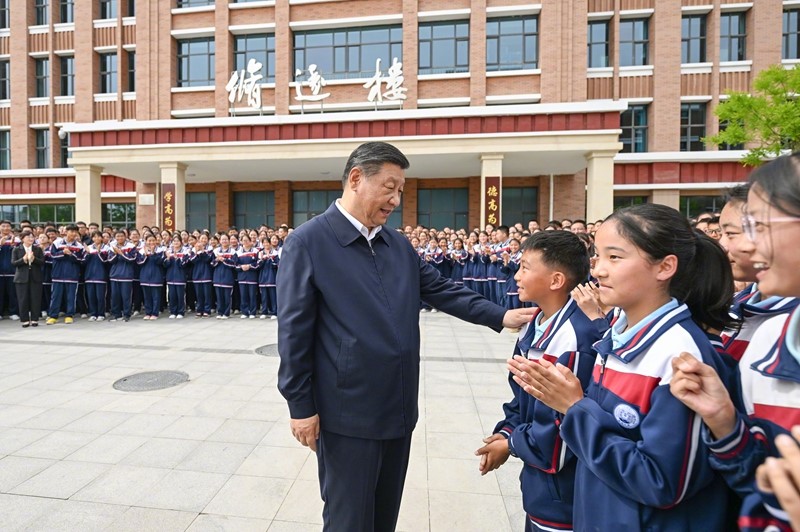 习近平在青海考察 (9).jpg